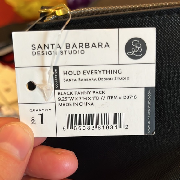 Santa Barbara Design Studio Black Fanny Pack NWT - Picture 5 of 5